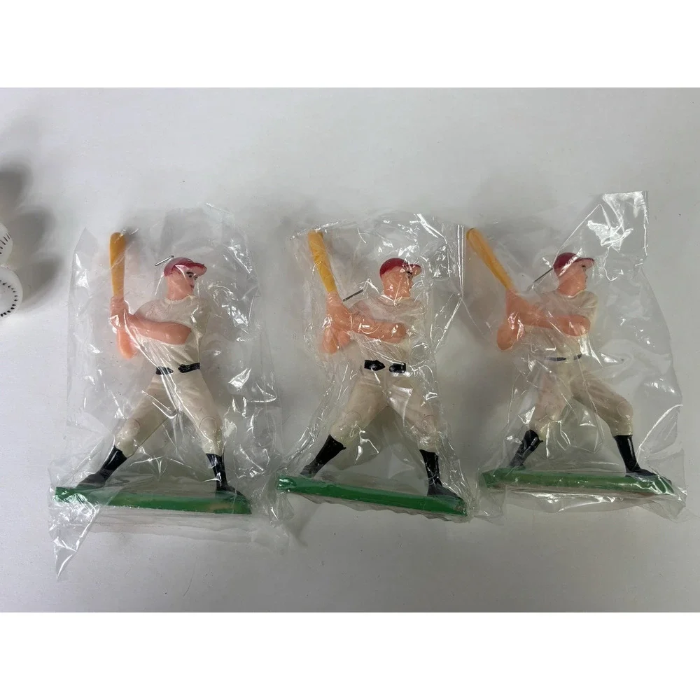 SET OF 7 VINTAGE HONG KONG PLASTIC BASEBALL PLAYER FIGURES - CAKE TOPPERS